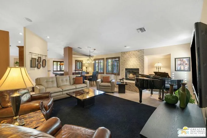 1355 EMERALD CT, Palm Springs, CA 92264 Single Family Residence For Sale  MLS# 24-354155