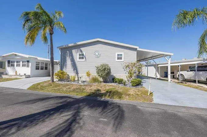 206 Southwinds Dr, Sarasota, FL 34231 - MLS A4598477 for Sale
