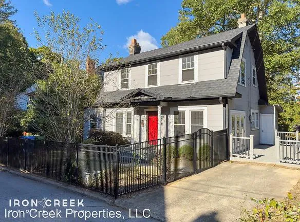 65 Montview Dr - Asheville, NC 28801 - Home For Rent