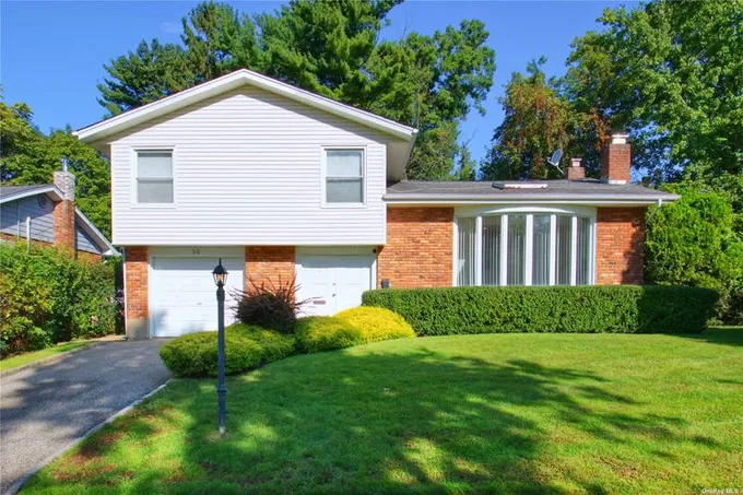 35 Lewis Lane, Port Washington, NY 11050 for Sale