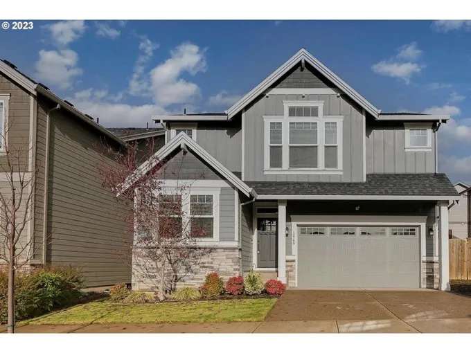 13769 SE BLUE FIN CT, Clackamas, OR 97015 Single Family Residence For Sale  MLS# 23604294
