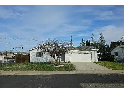 Del Monte St for Sale