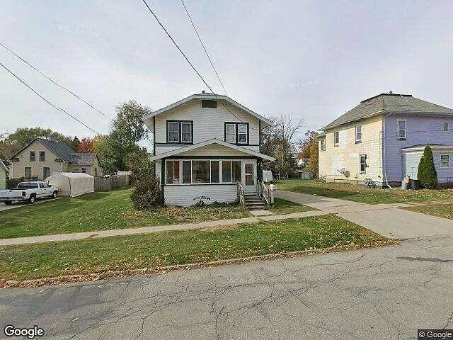 1St, NEWTON, IA 50208  617007402 for Sale