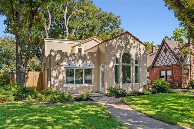 120 S BRISCOE BLVD, Dallas, TX 75211 Single Family Residence For Sale  MLS# 20519729