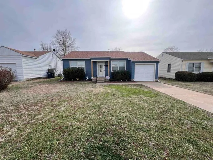 413 W Hickory Ave, Enid, OK 73701  MLS# 20240180 for Sale