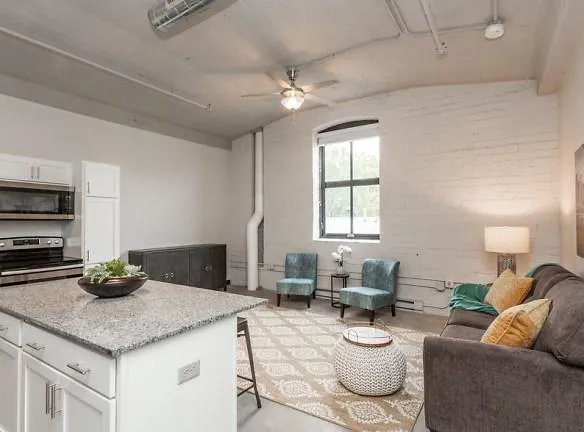 736 Federal St unit 1513 - Davenport, IA 52803 - Home For Rent