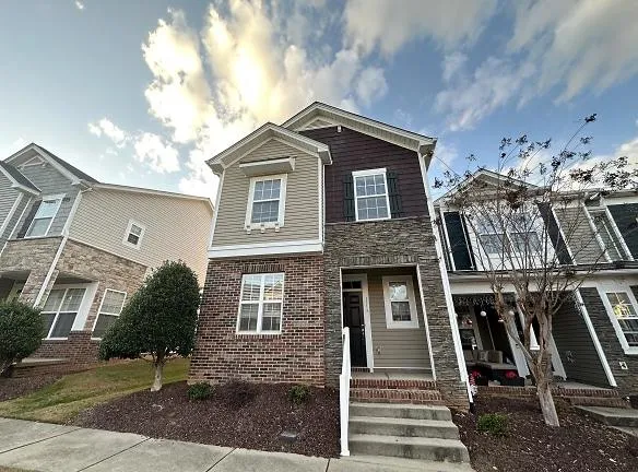 121 Walnut Cove Dr unit 1Unit - Mooresville, NC 28117 - Home For Rent