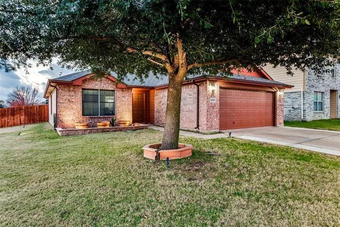 8501 Hawkview Dr, Fort Worth, TX 76179 for Sale