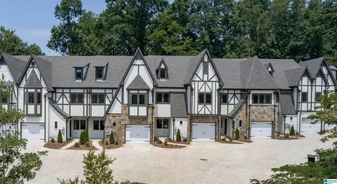 3025 VESTAVIA TERRACE DR, VESTAVIA HILLS, AL 35216 Townhouse For Sale  MLS# 1362075