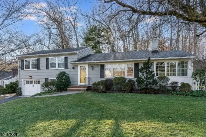 8 Woodcliff Drive, Madison, NJ 07940 for Sale