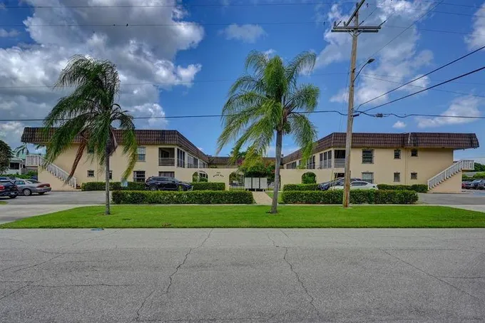 342 Southwind Drive, Unit 216, North Palm Beach, FL 33408 for Sale
