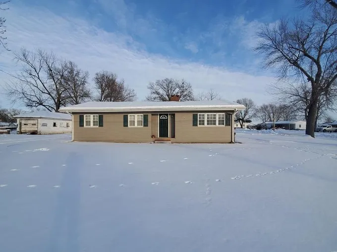 310 S 4th St, La Belle, MO 63447 - MLS 24003352 for Sale