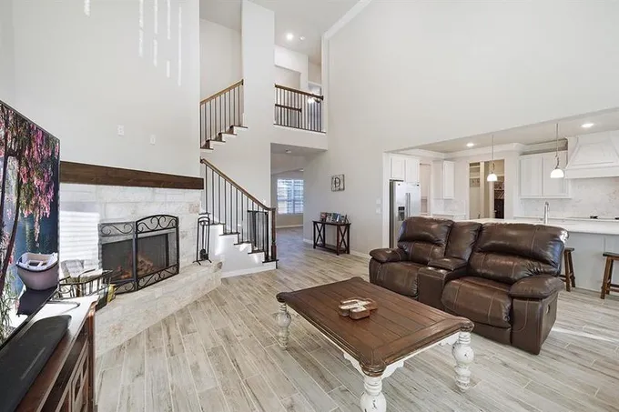7605 Midway Ridge Trl, Ponder, TX 76259 for Sale