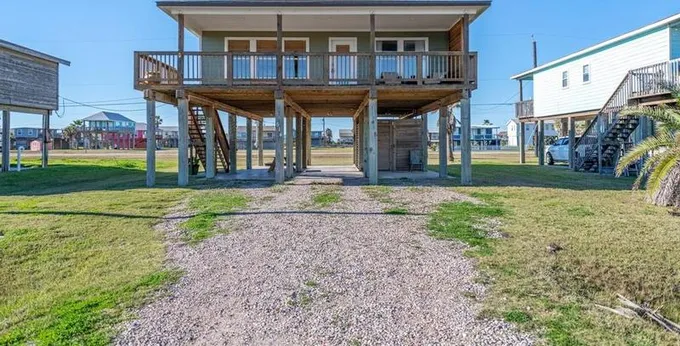 514 Seashell Dr, Surfside Beach, TX 77541 - MLS 53344258 for Sale
