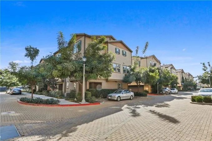 Van Nuys, Los Angeles County, CA House for sale Property ID: 418798801