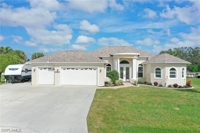 Fort Myers, Lee County, FL Lakefront Property, Waterfront Property, House for sale Property ID: 418780790