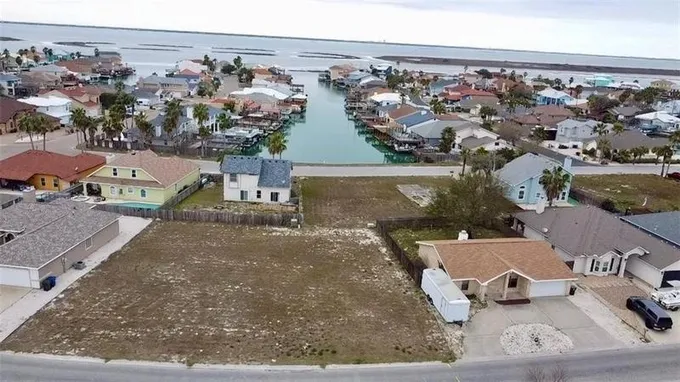 15053 Tesoro Dr, Corpus Christi, TX 78418 for Sale