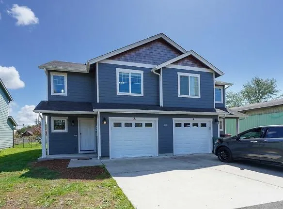 868 5th Ave unit A - Warrenton, OR 97121 - Home For Rent