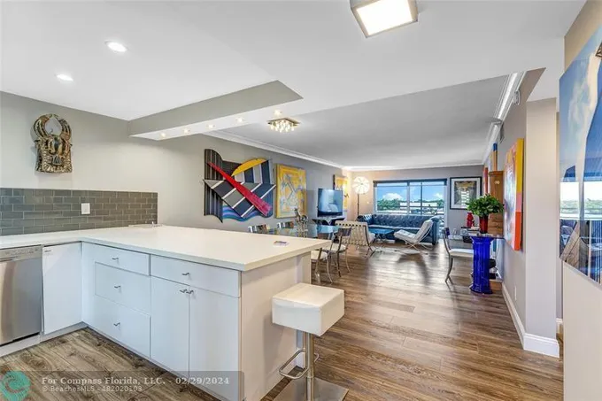 3050 Northeast 16th Avenue, Unit 606, Oakland Park, FL 33334 for Sale