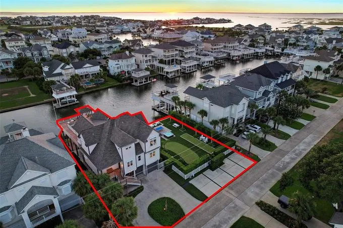 3422 Eckert Dr, Galveston, TX 77554 for Sale