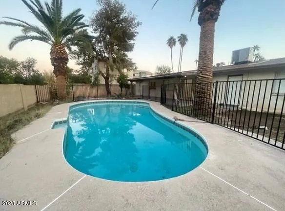 2918 W Glendale Ave - Phoenix, AZ 85051 - Home For Rent
