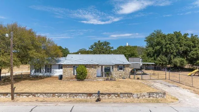 306 Litigation St, Glen Rose, TX 76043 for Sale