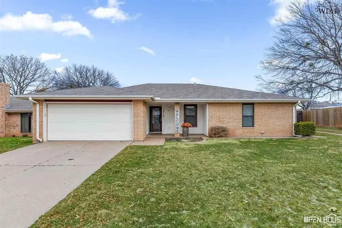 5018 Edgecliff Drive, Wichita Falls, TX 76310 for Sale