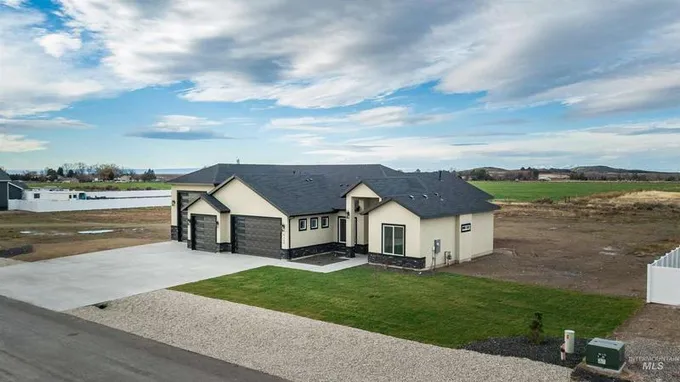 4360 NW Purple Sage Circle, Mountain Home, ID 83647  615132232 for Sale