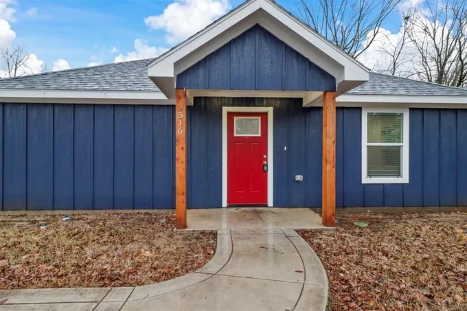 516 West Collins Street, Denison, TX 75020 for Rent