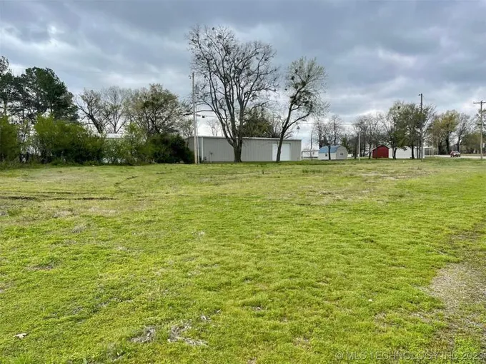 1205 S MCKENNA ST, Poteau, OK 74953 Single Family Residence For Sale  MLS# 2332565