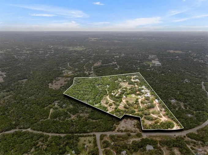 251 Circle Dr, Wimberley, TX 78676 - MLS 7607207 for Sale