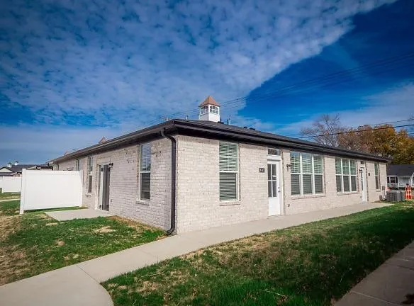 6141 Boston Way - Evansville, IN 47711 - Home For Rent