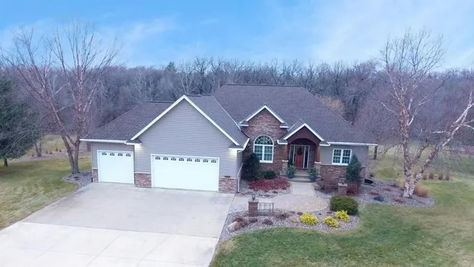809 36TH ST NW, Austin, MN 55912 Single Family Residence For Sale  MLS# 6471394