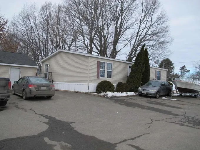 213 Skowhegan Road, Fairfield, ME 04937  624355015 for Sale