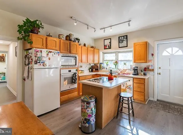1625 S 10th St #A - Philadelphia, PA 19148 - Home For Rent