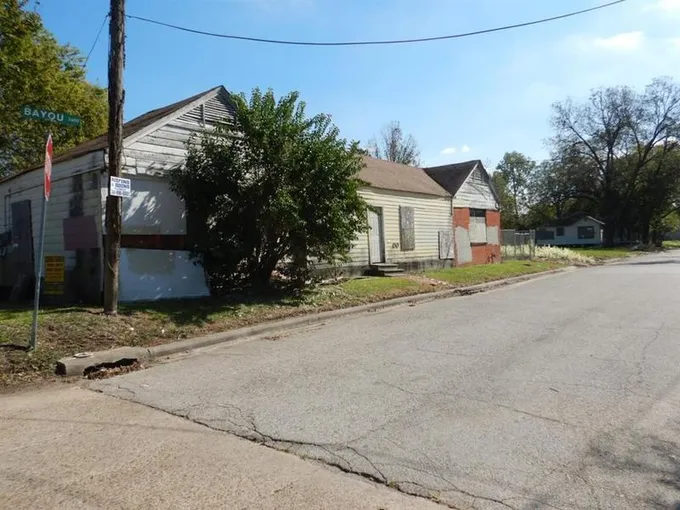 3600 Bayou Dr, Houston, TX 77022 for Sale