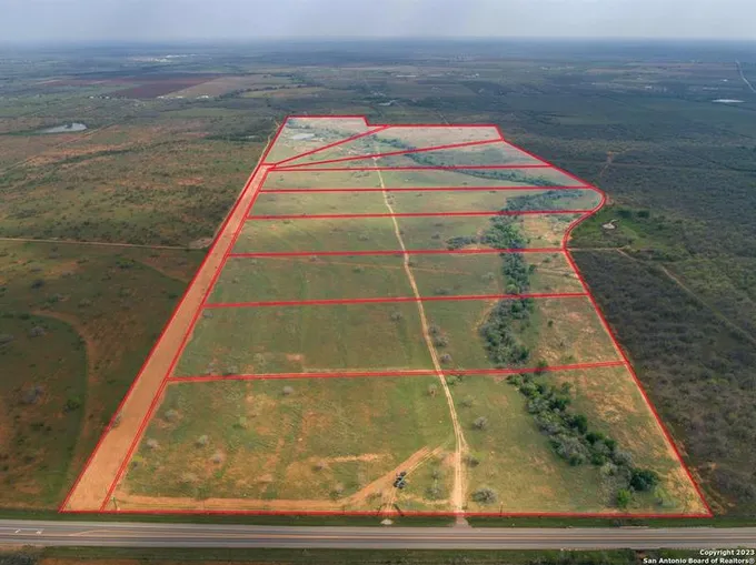 560 PR Goose Creek Ln, Jourdanton, TX 78026 for Sale