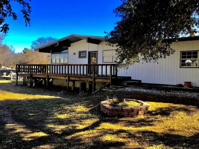 302 PARK LN, Sunrise Beach, TX 78643 Single Family Residence For Sale  MLS# 167125