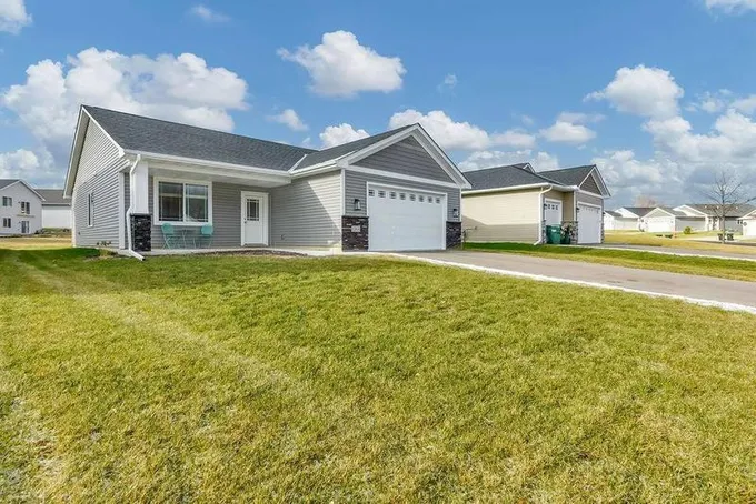 1364 SOUTHFORK DR SE, Hutchinson, MN 55350 Single Family Residence For Sale  MLS# 6473407