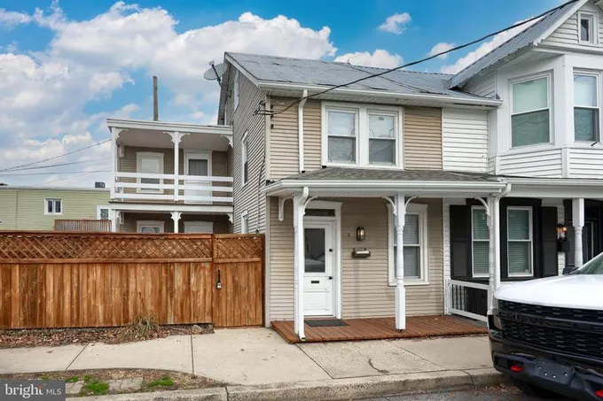 9 East Orange Street, Lititz, PA 17543 for Sale
