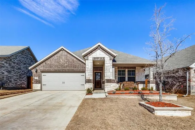 229 Briarwood Ln, Lake Dallas, TX 75065 for Sale