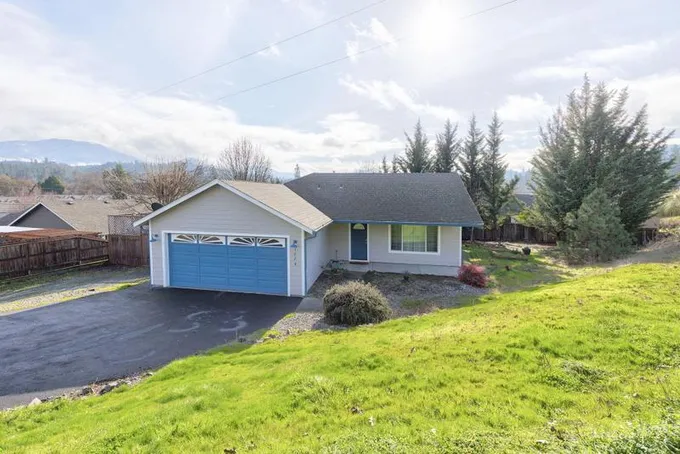 1884 SW Allen Creek Road, Grants Pass OR 97527 for Sale