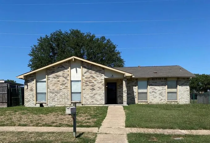 2901 Gayle Dr, Garland, TX 75044 for Rent