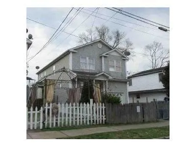Yale St for Sale