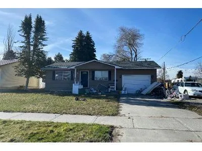 E Elm St for Sale