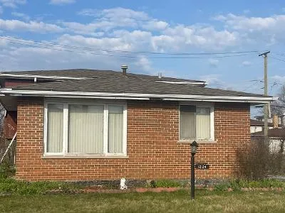 S Laflin St for Sale