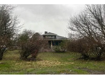 800 East for Sale