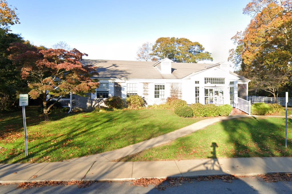 Vineyard Haven Public Library