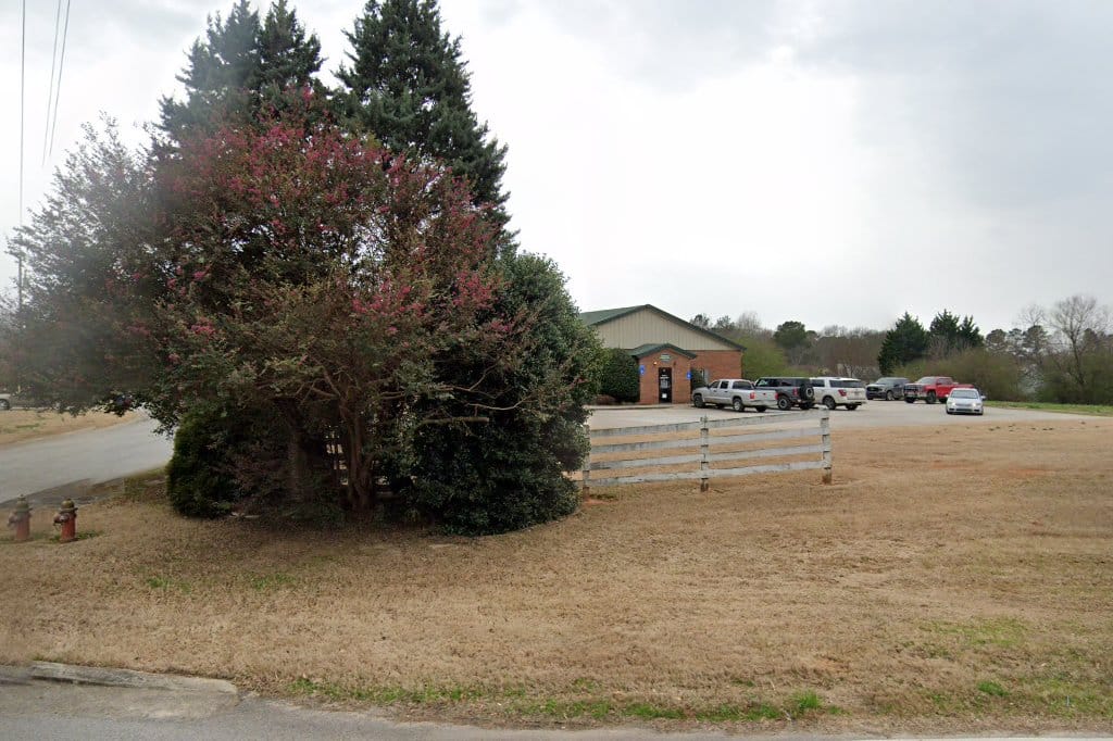 Mirror Lake Animal Hospital in Villa Rica, GA The County Office