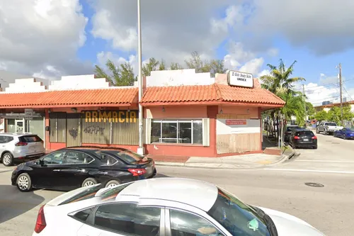La Reina Pharmacy
